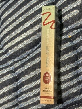 Ultra Chic 02 Peel-Off Lip Liner